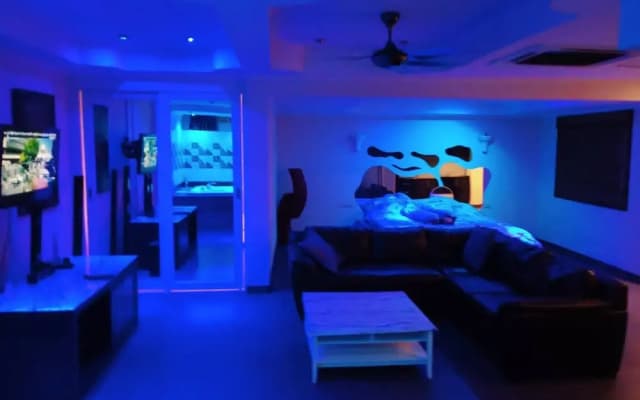 75 sqm Studio Type Jacuzzi Apartment 101a - photo 4
