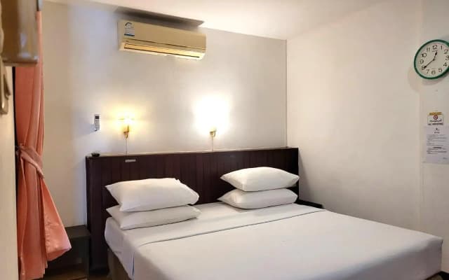 Rabbit Mansion Patong Hotel - photo 2