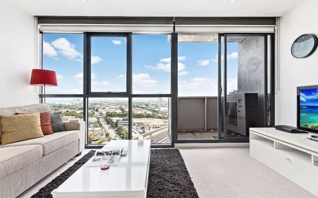 JOYCE, 1BDR Southbank Apartment - photo 4