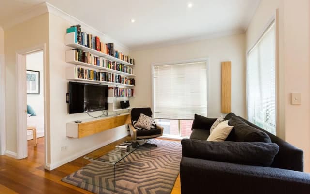 KIM, 2BDR West Melbourne Apartment - photo 2