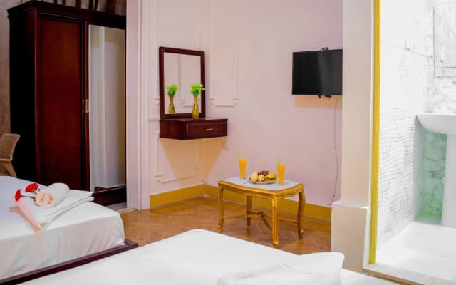 Golden Palace Hotel - photo 3
