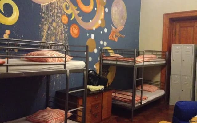 Art Hole Hostel - photo 5