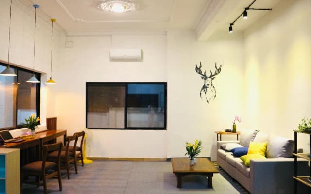 Pineapple Hostel - photo 3