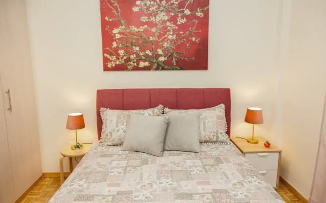 Restfull Fully Renovated Apartment in Thisio - photo 3