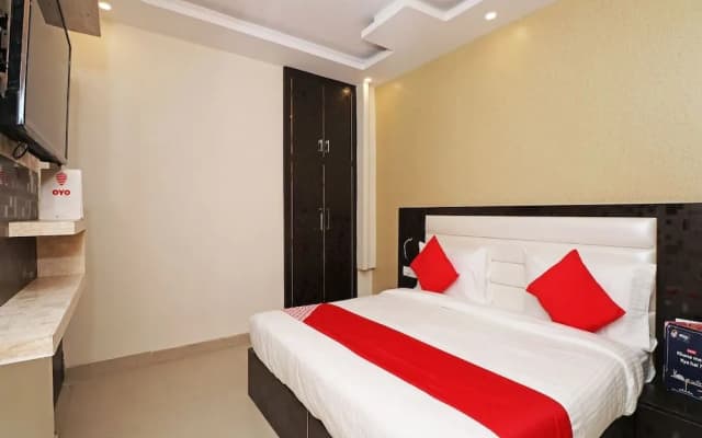 OYO 25130 Hotel Royal Inn - photo 4