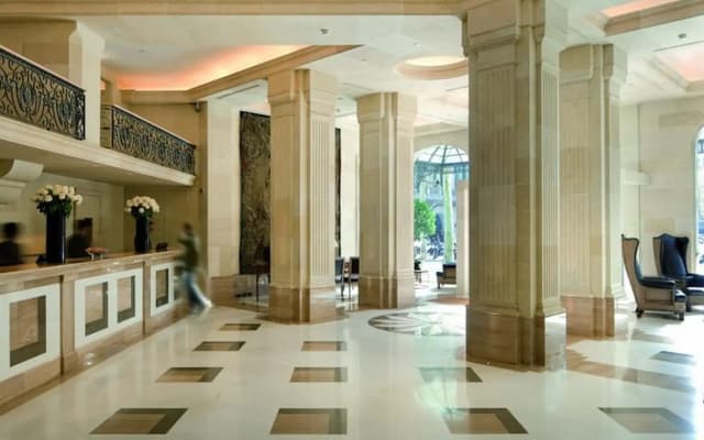 Majestic Residence - photo 2
