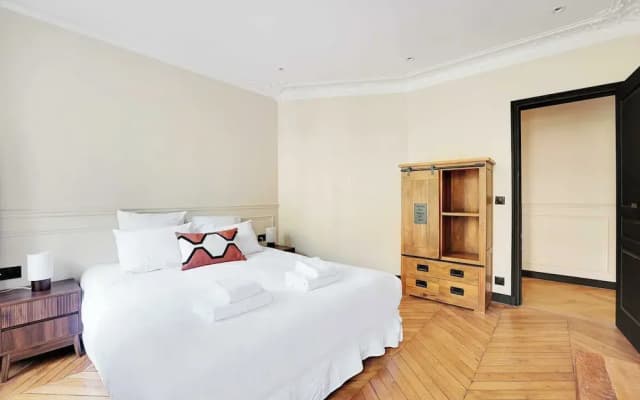 Charming apt - 2br/6p - Ternes/ Arc de Triomphe - photo 5