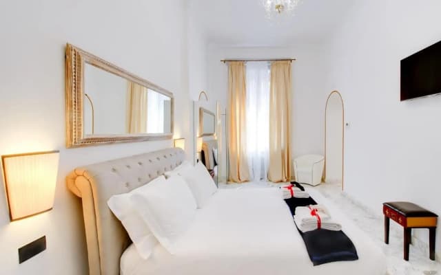 Queen Palace Suites - photo 4
