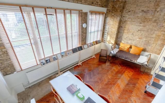 Tastefully Curated Mezzanine Studio Flat Hackney! - photo 4