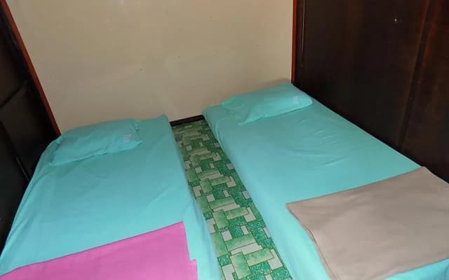 Terapung Hotel & Fish Garden - photo 2