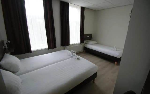 Hotel De Keizerskroon - photo 2