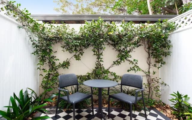 Leafy and Tranquil Inner West Studio Apartment - photo 5