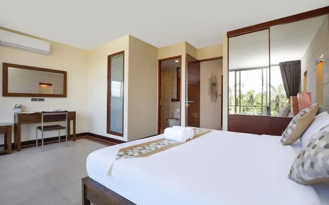 Designer 3BR Pool Access Villa Argent 8 - photo 3