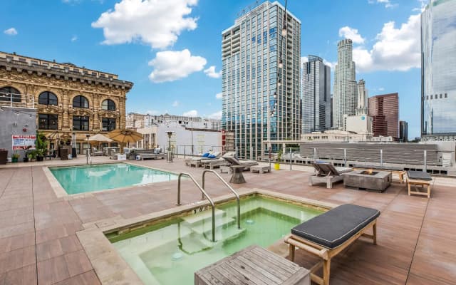 One Lux Stay Suites And Residences - photo 4