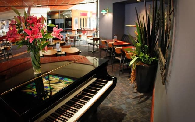 Nightcap at Matthew Flinders Hotel - photo 2