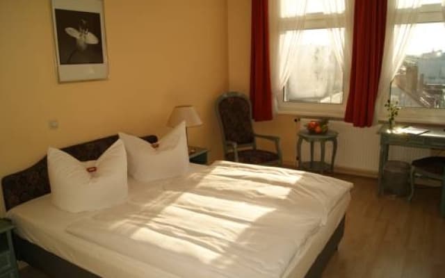 Hotel Larat - photo 2