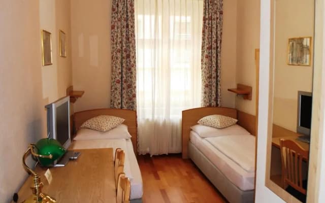 Hotel Graf Stadion - photo 4