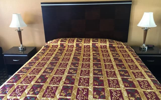 Crescent Inn - photo 4