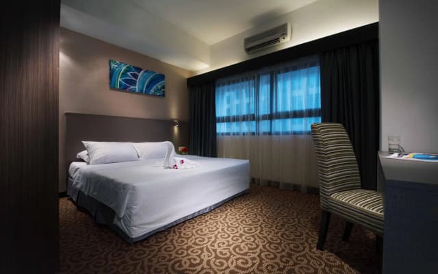 Crown Regency Serviced Suites - photo 3