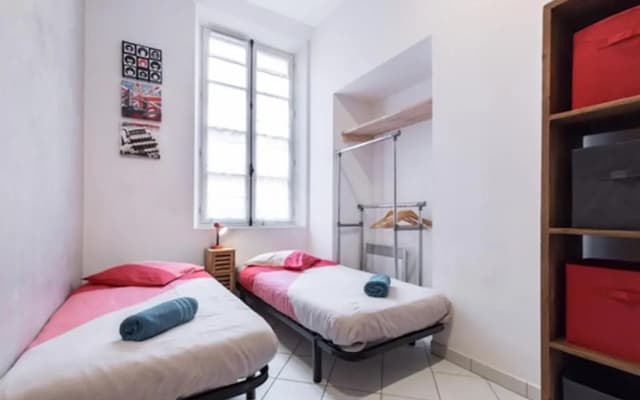 Ste Reparate F4 Moderne, Design, Place Rossetti, Heart Old Town - photo 2