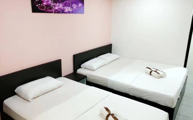 Hotel CheckedInn - photo 4