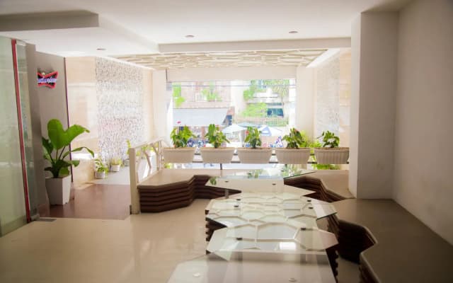 Olympus Hotel - photo 2