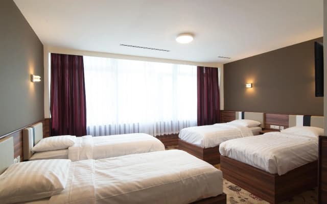 Hotel King's Court - photo 3