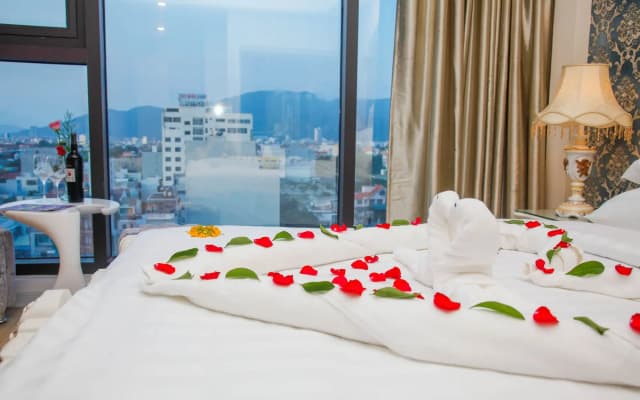 Royal Beach Hotel by THG - photo 4