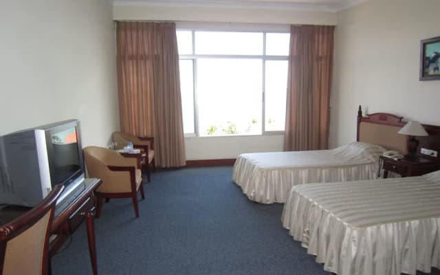 Ha Long Bay Hotel - photo 4
