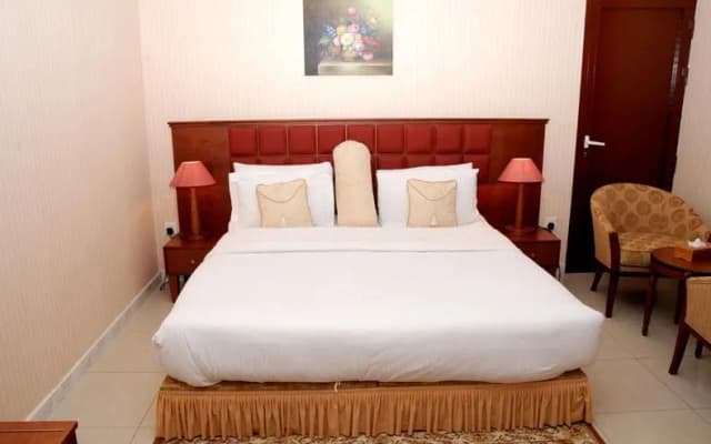 California Suites Hotel - photo 5