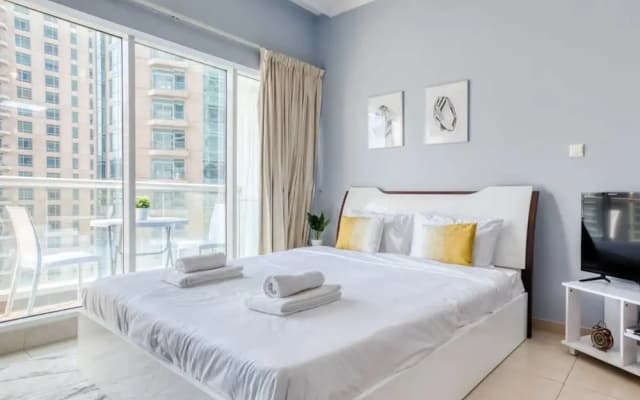 Cosy & Convenient Apt in Downtown Dubai - photo 2