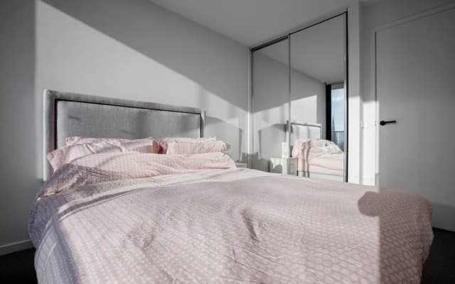 Brand New APT with Sea Views in Heart of St Kilda - photo 5