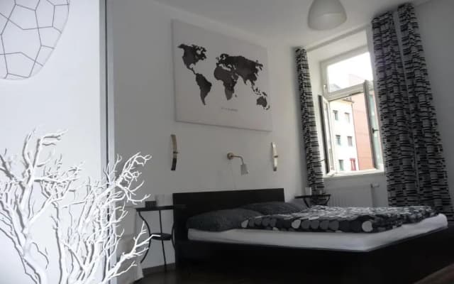 GOOD(wo)MAN'S HOME I - photo 2