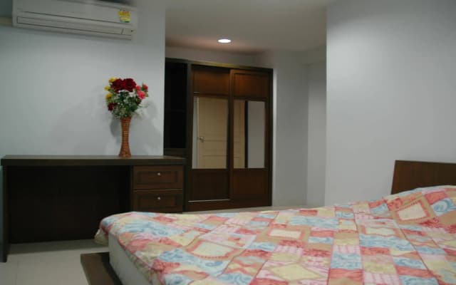 Suvarnabhumi Apartment - photo 2