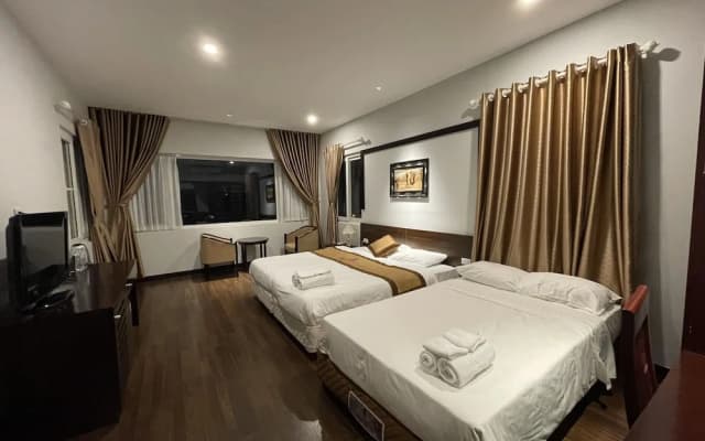 Bay Luxury Hanoi Hotel - No 9 Nguyen Truong To - photo 4