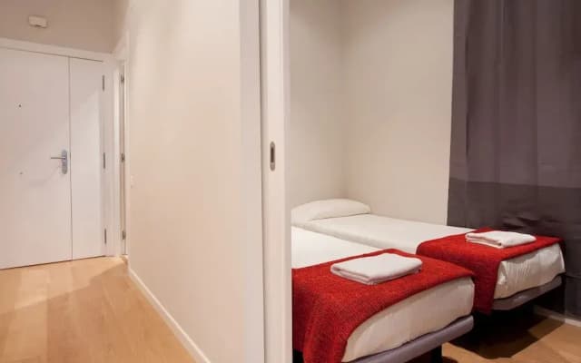 Spacious and Modern Apartment - photo 5