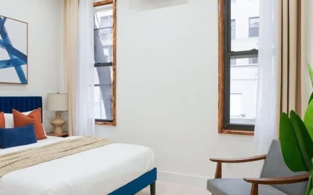 317-1d New 2BR Duplex W D Private Backyard - photo 4