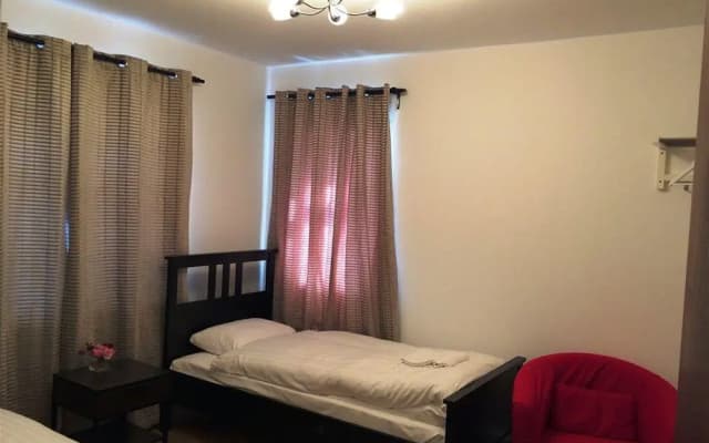 Globe City Apartments - photo 2