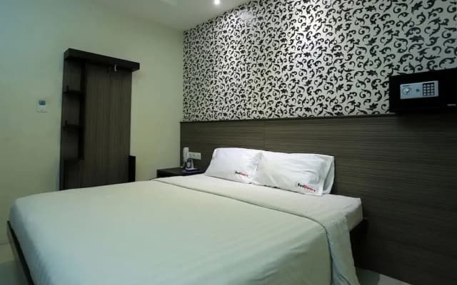 RedDoorz @ Istana Kuta Galeria - photo 5