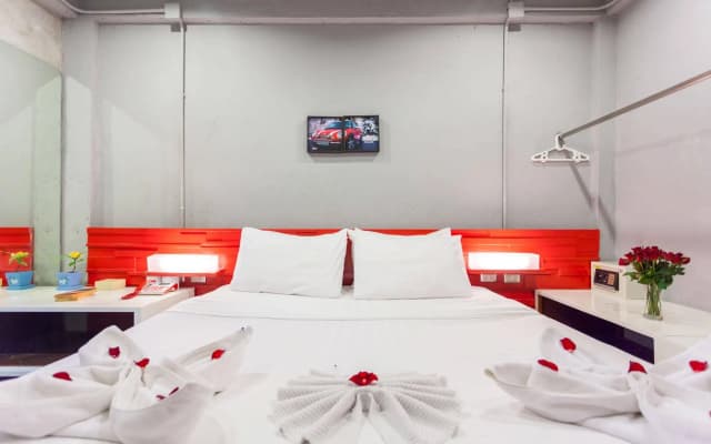 Madam Inn Patong - photo 3
