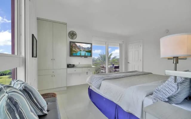 Gorgeous Spacious 2bed Bayview Apartment - photo 3