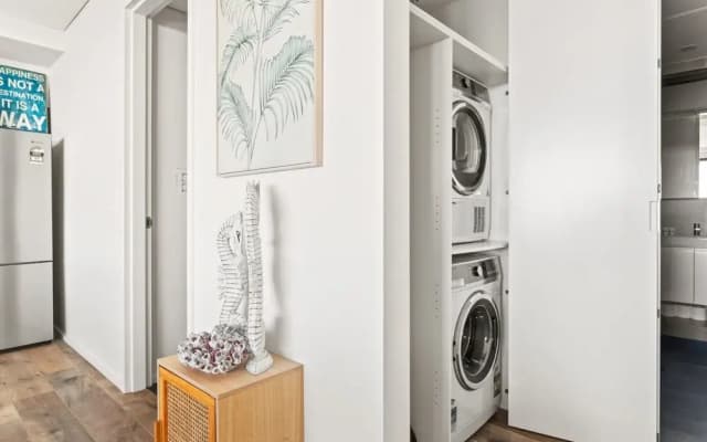 Ocean Views, Deck and Parking at Beach Apartment - photo 2