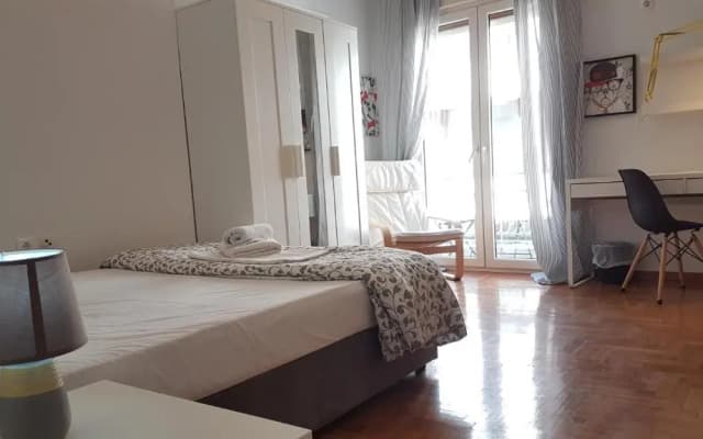 Petrol Apartment- Athens Center, 4 BD, 1 BATH - photo 4