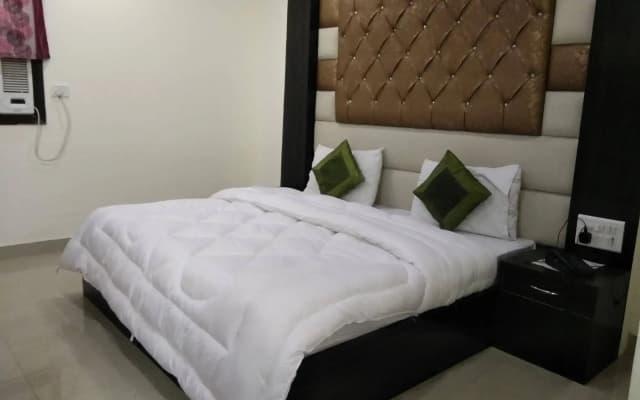 Hotel Vishesh Continental - photo 2