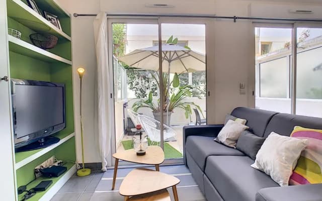 Nestor&Jeeves - BERLIOZ PATIO - Central - Residential area - Patio 20m - photo 3