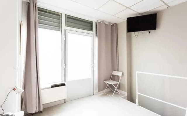 Small Is Beautiful Ideally Located Sleeps 4 - photo 4