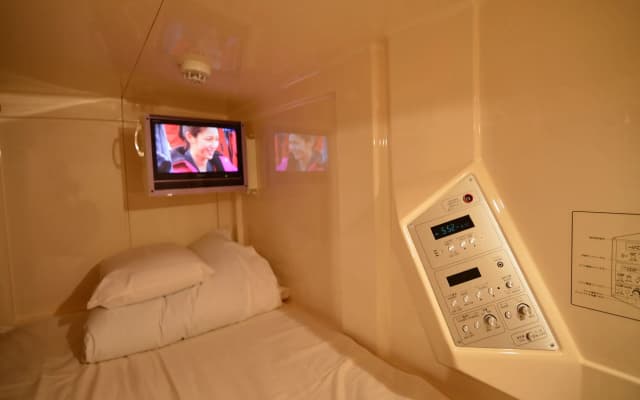 Capsule inn Osaka - Caters to Men - photo 4