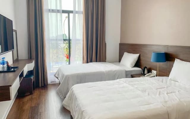 Minh Phong Hotel Ha Long - photo 3
