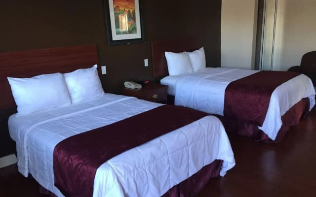 LA Royal Viking Apartments - photo 4