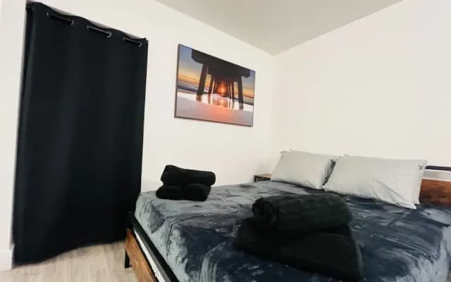Upper East Side Renovated Studio Free Parking - photo 4